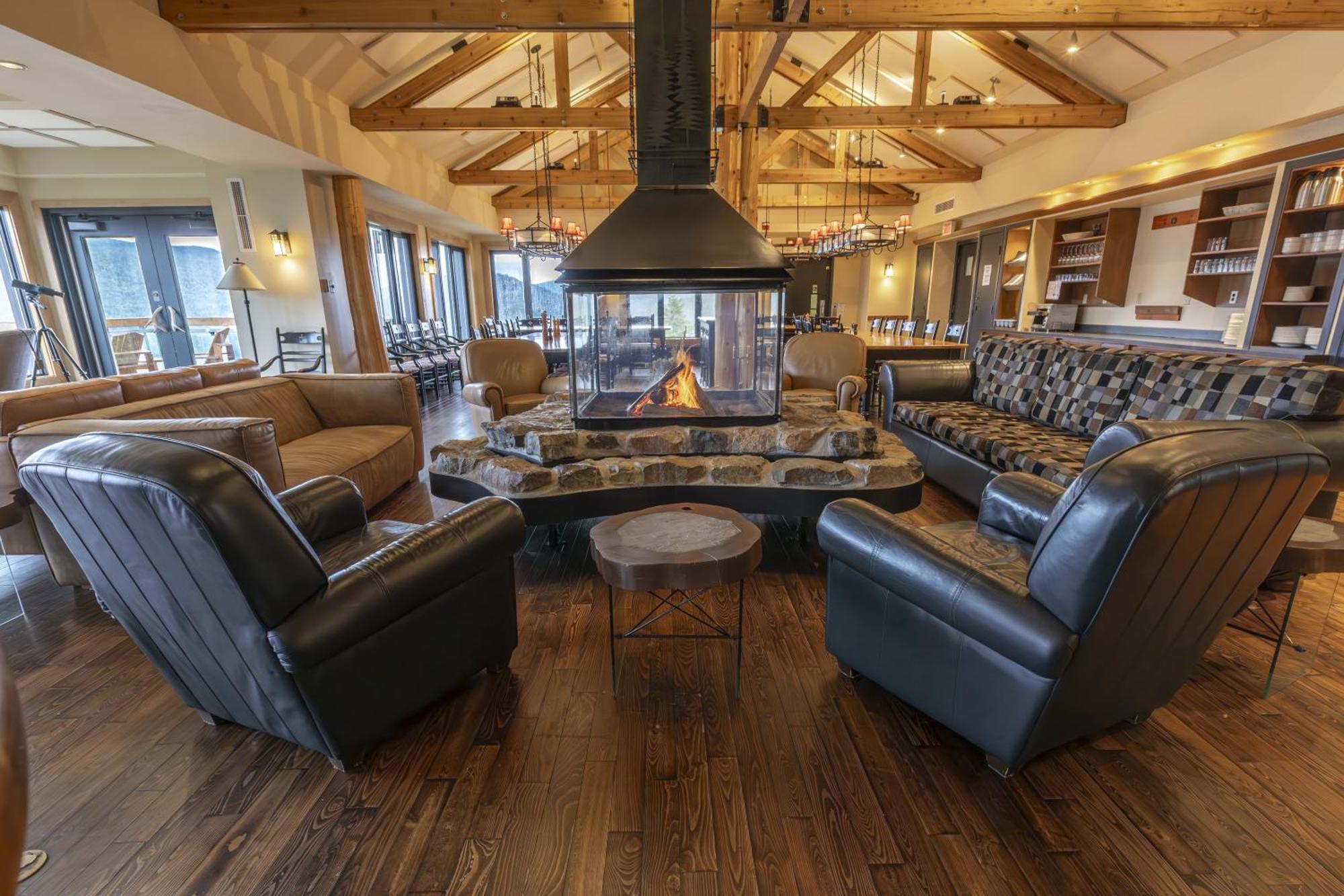 Auberge De Montagne Des Chic-Chocs Mountain Lodge - Sepaq Sainte Anne des Monts Exterior photo